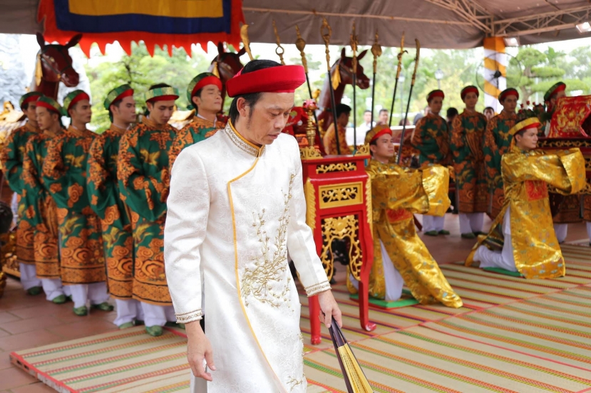 Hoài Linh tự đứng ra tổ chức Giỗ Tổ Nghề Sân Khấu tại nhà thờ do ông xây dựng Hoài Linh tự đứng ra tổ chức Giỗ Tổ Nghề Sân Khấu tại nhà thờ do ông xây dựng