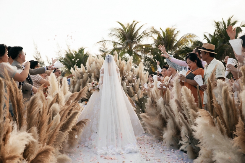 Đám cưới của Minh Hằng với sự góp mặt của đông đảo của nhiều ngôi sao hạng A Đám cưới của Minh Hằng với sự góp mặt của đông đảo của nhiều ngôi sao hạng A