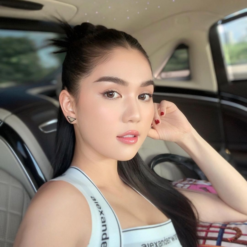 Ngọc Trinh lộ ảnh tố cáo gương mặt thật - Ảnh 4 Ngọc Trinh lộ ảnh tố cáo gương mặt thật - Ảnh 4