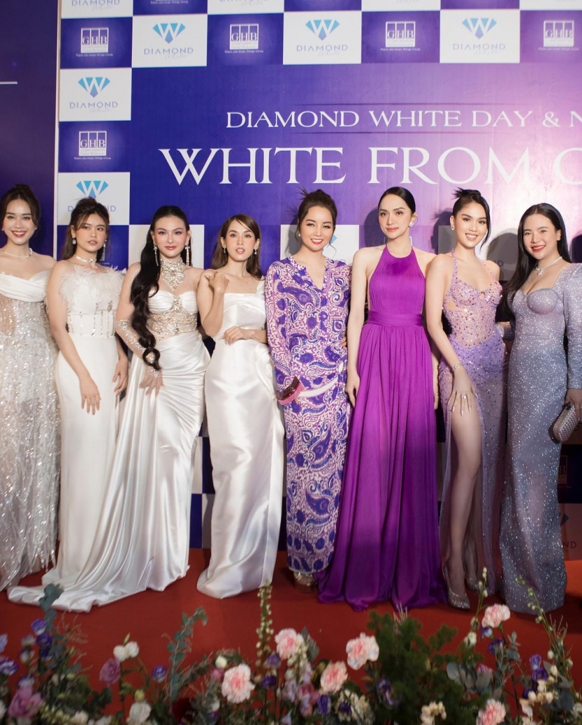 Đọ sắc cùng HH Hương Giang, Ngọc Trinh chẳng hề kém cạnh Đọ sắc cùng HH Hương Giang, Ngọc Trinh chẳng hề kém cạnh