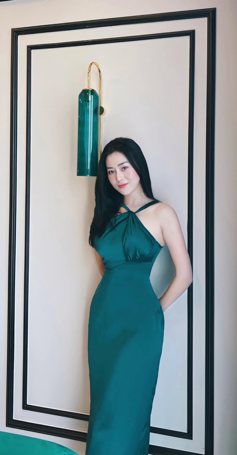 Lên tiếng chuyện tình cảm khiến Phương Oanh 'ê chề' hứng chịu 'cơn mưa' gạch đá Lên tiếng chuyện tình cảm khiến Phương Oanh 'ê chề' hứng chịu 'cơn mưa' gạch đá