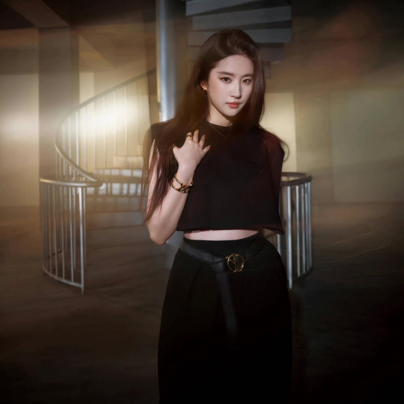Dưa: LV sẽ gia hạn hợp đồng với Lưu Diệc Phi. Năm nay phim của Lưu Diệc Phi hot giúp cô ấy giữ được đại ngôn. Dưa: LV sẽ gia hạn hợp đồng với Lưu Diệc Phi. Năm nay phim của Lưu Diệc Phi hot giúp cô ấy giữ được đại ngôn.