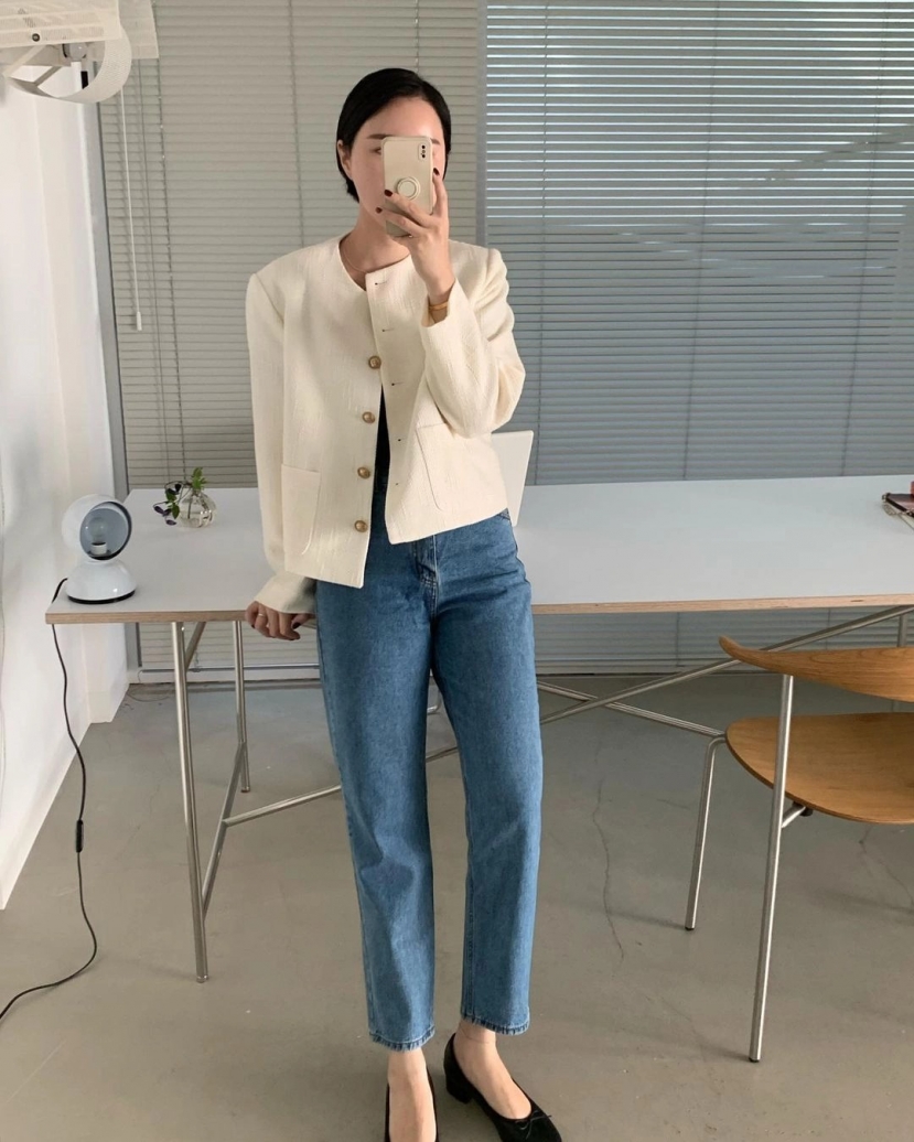 Các quý cô xứ Hàn lăng xê tích cực quần jeans ống đứng Các quý cô xứ Hàn lăng xê tích cực quần jeans ống đứng
