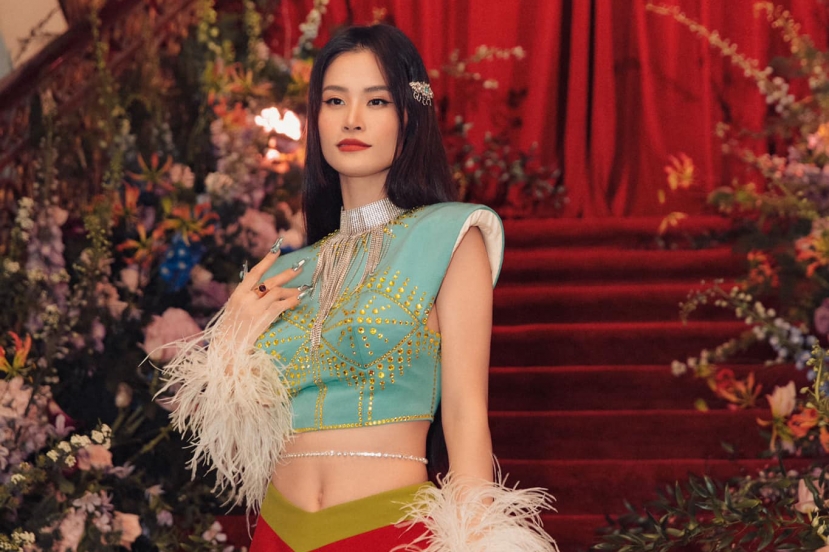 Đông Nhi xin lỗi người hâm mộ sau khi hứng chịu làn sóng công kích Đông Nhi xin lỗi người hâm mộ sau khi hứng chịu làn sóng công kích