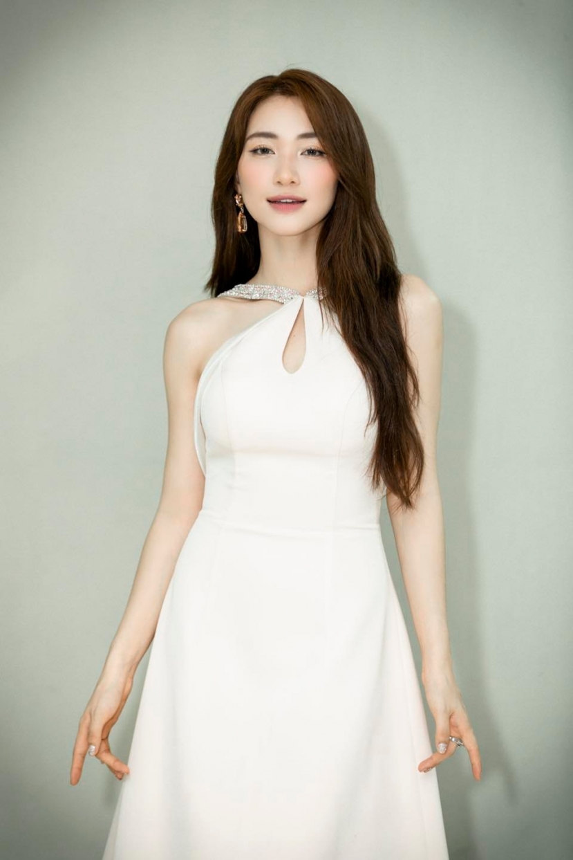 Hòa Minzy hoạt động hết công suất để chăm lo cho con cái, gia đình Hòa Minzy hoạt động hết công suất để chăm lo cho con cái, gia đình