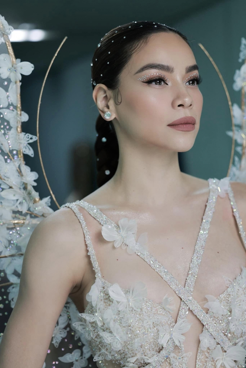 Hồ Ngọc Hà hủy loạt show tại Mỹ sau khi nhà riêng tại TP.HCM bị kẻ gian đột nhập và lấy đi khối tài sản lớn. Ảnh: FBNV Hồ Ngọc Hà hủy loạt show tại Mỹ sau khi nhà riêng tại TP.HCM bị kẻ gian đột nhập và lấy đi khối tài sản lớn. Ảnh: FBNV