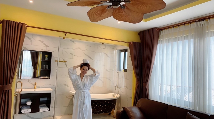Vy Oanh tận hưởng quãng thời gian rảnh rỗi hiếm có Vy Oanh tận hưởng quãng thời gian rảnh rỗi hiếm có