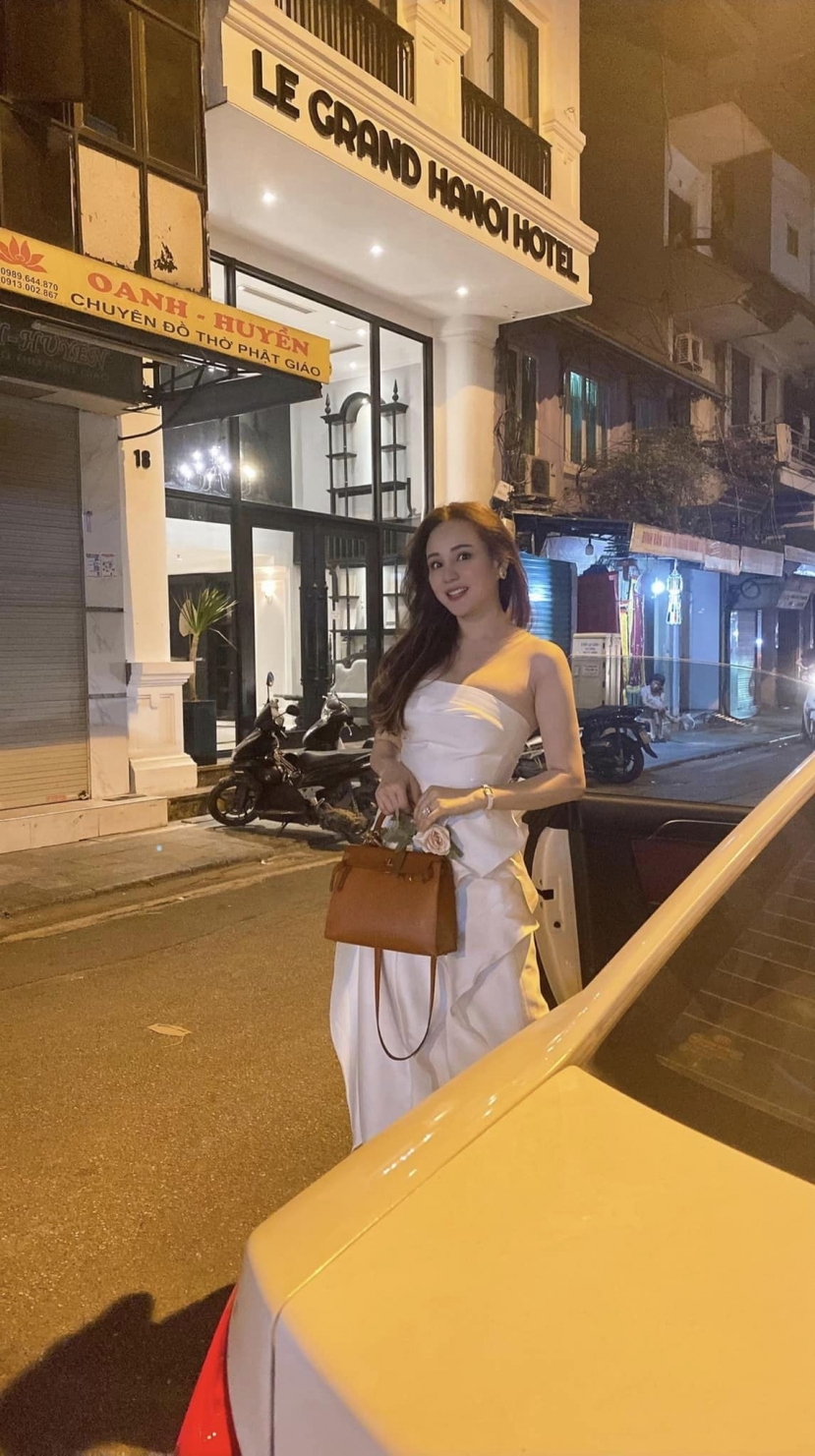 Vy Oanh có chuyến thăm Hà Nội sau thời gian dài bận rộn công việc Vy Oanh có chuyến thăm Hà Nội sau thời gian dài bận rộn công việc