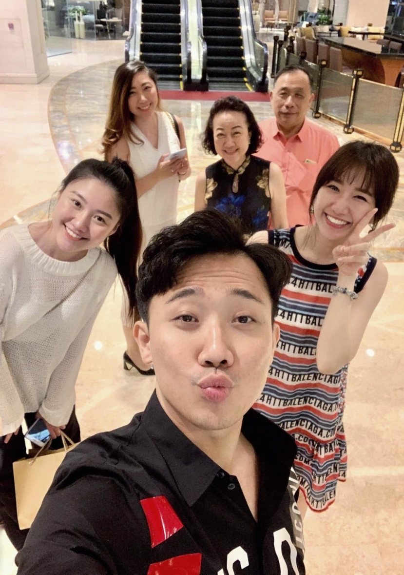 Trước đó Hari Won không bỏ lỡ bất cứ cuộc vui nào của gia đình, điều này càng khiến dân tình khó hiểu Trước đó Hari Won không bỏ lỡ bất cứ cuộc vui nào của gia đình, điều này càng khiến dân tình khó hiểu