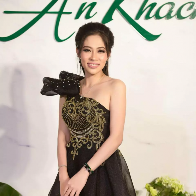Chị gái Đặng Thu Thảo Chị gái Đặng Thu Thảo