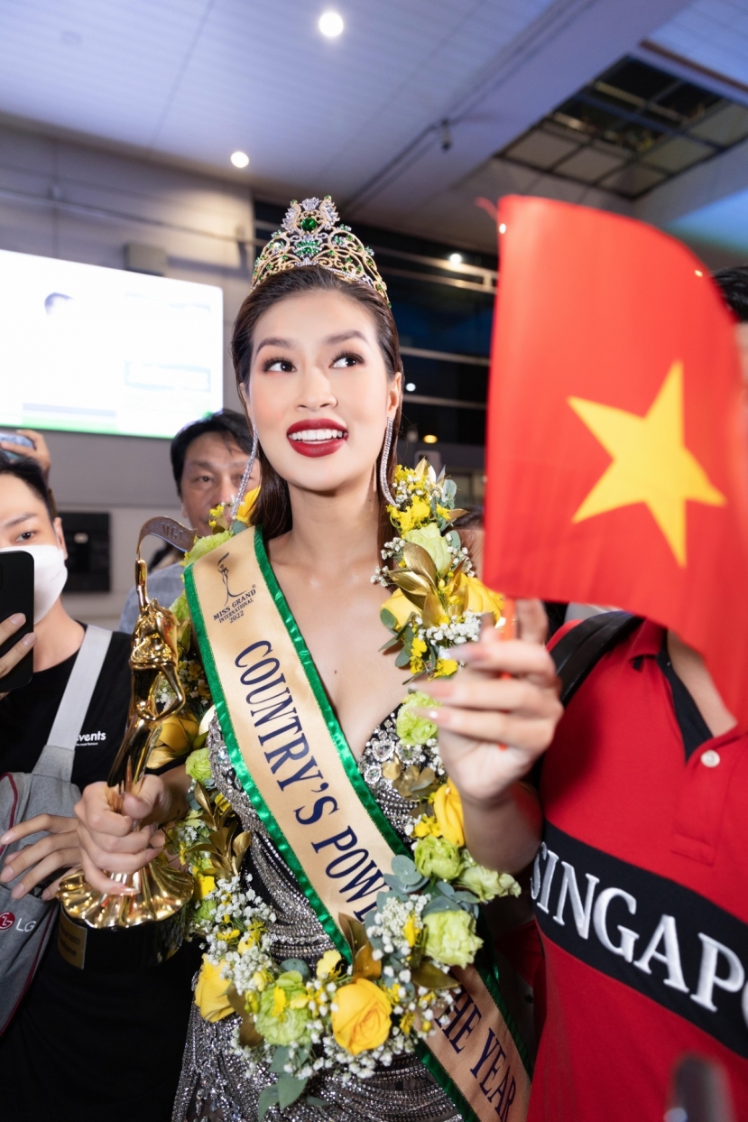 Đoàn Thiên Ân bị chủ tịch Nawat miệt thị ngoại hình không thương tiếc trên sóng livestream Đoàn Thiên Ân bị chủ tịch Nawat miệt thị ngoại hình không thương tiếc trên sóng livestream