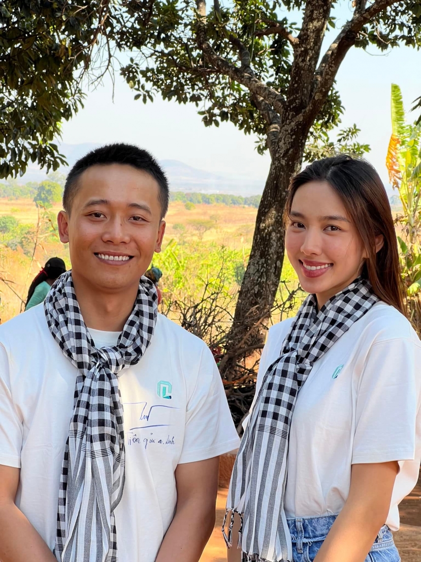 Xôn xao giấy đăng ký kết hôn của Thùy Tiên và Quang Linh Vlogs, thực hư thế nào? - Ảnh 2 Xôn xao giấy đăng ký kết hôn của Thùy Tiên và Quang Linh Vlogs, thực hư thế nào? - Ảnh 2
