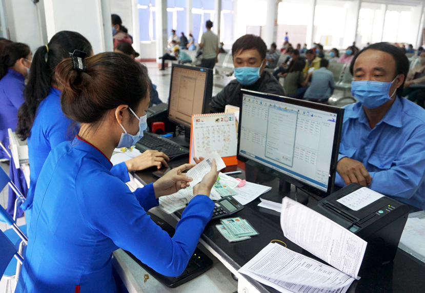 Vé máy bay, tàu Tết Nguyên đán Quý Mão 2023 đã được bán nhằm tạo thuận lợi cho hành khách Vé máy bay, tàu Tết Nguyên đán Quý Mão 2023 đã được bán nhằm tạo thuận lợi cho hành khách