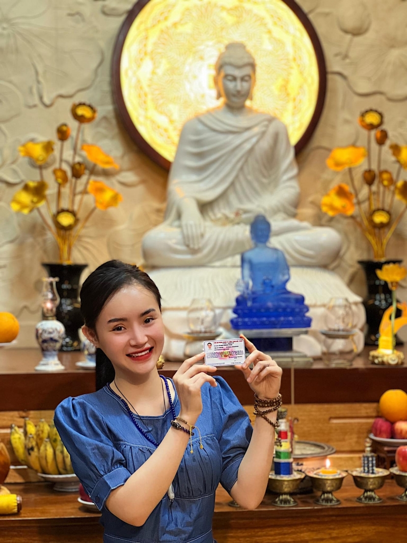 Phát sốt trước nhan sắc đẹp như 'thần tiên tỉ tỉ' của em gái Angela Phương Trinh - Ảnh 2 Phát sốt trước nhan sắc đẹp như 'thần tiên tỉ tỉ' của em gái Angela Phương Trinh - Ảnh 2