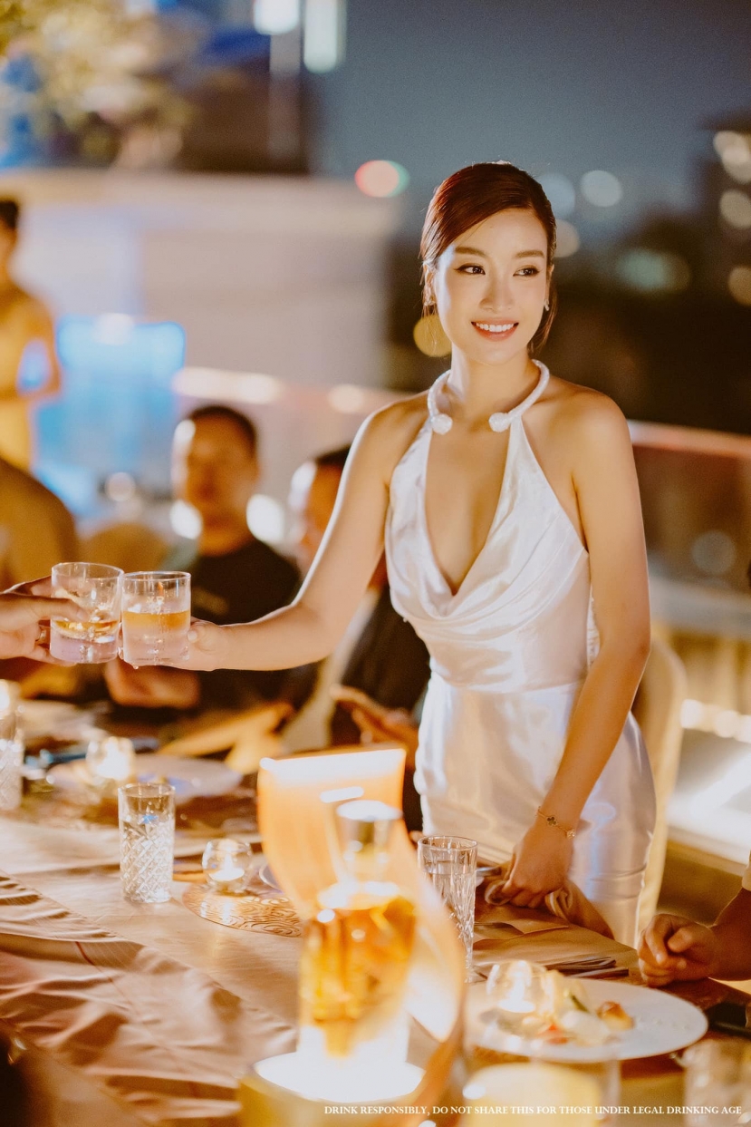 Ở độ tuổi gần 30 song Đỗ Mỹ Linh vẫn duy trì được nhan sắc kinh diễm, Ở độ tuổi gần 30 song Đỗ Mỹ Linh vẫn duy trì được nhan sắc kinh diễm,