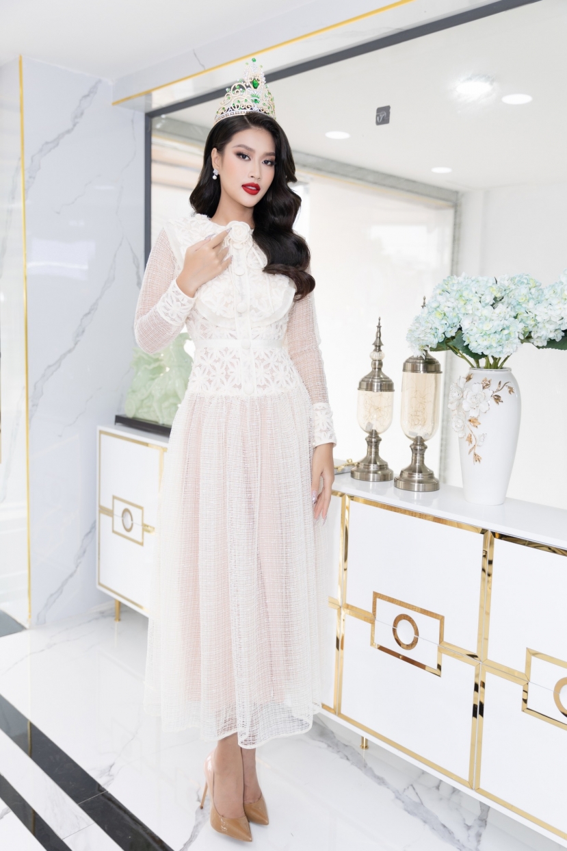 Dù tuổi đời còn trẻ song Thiên Ân đã bỏ túi cho mình nhiều thành tích ấn tượng ở lĩnh vực sắc đẹp Dù tuổi đời còn trẻ song Thiên Ân đã bỏ túi cho mình nhiều thành tích ấn tượng ở lĩnh vực sắc đẹp
