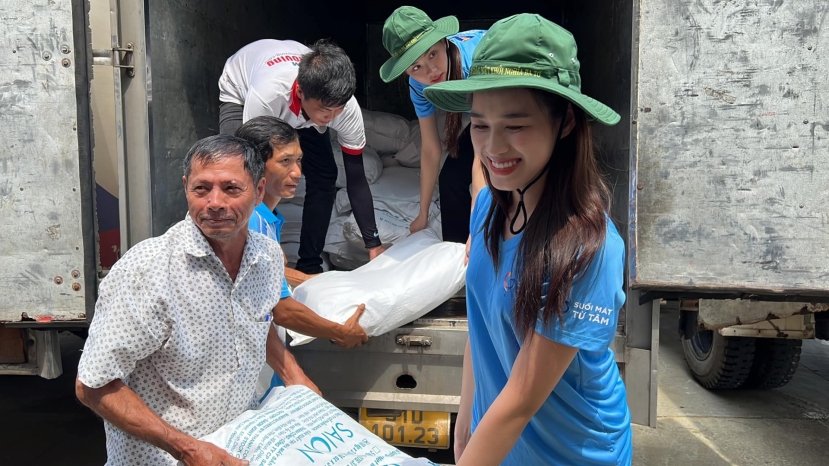 Đỗ Thị Hà vô cùng năng nổ trong nhiều hoạt thiện nguyện. Ảnh: Internet Đỗ Thị Hà vô cùng năng nổ trong nhiều hoạt thiện nguyện. Ảnh: Internet