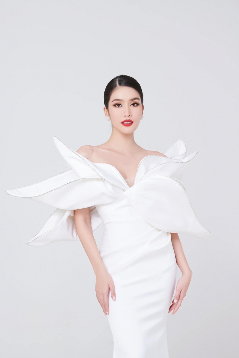 Phương Anh là 'con gái nhà người ta' khi tài sắc vẹn toàn Phương Anh là 'con gái nhà người ta' khi tài sắc vẹn toàn