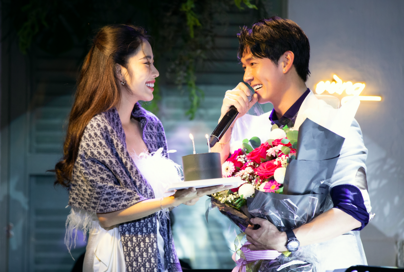 Cả hai từng có không ít khoảnh khắc ngọt ngào khiến dân mạng 'đứng ngồi không yên Cả hai từng có không ít khoảnh khắc ngọt ngào khiến dân mạng 'đứng ngồi không yên