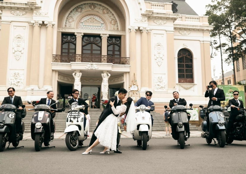 CHÙM ẢNH: Đám cưới siêu lầy lội của Khánh Thi - Phan Hiển, dàn khách mời đồng loạt nói lời 'gan ruột' - Ảnh 11 CHÙM ẢNH: Đám cưới siêu lầy lội của Khánh Thi - Phan Hiển, dàn khách mời đồng loạt nói lời 'gan ruột' - Ảnh 11