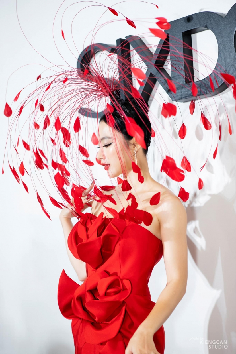 Sau khi tái xuất, Angela Phương Trinh trở nên bận rộn hơn hẳn Sau khi tái xuất, Angela Phương Trinh trở nên bận rộn hơn hẳn