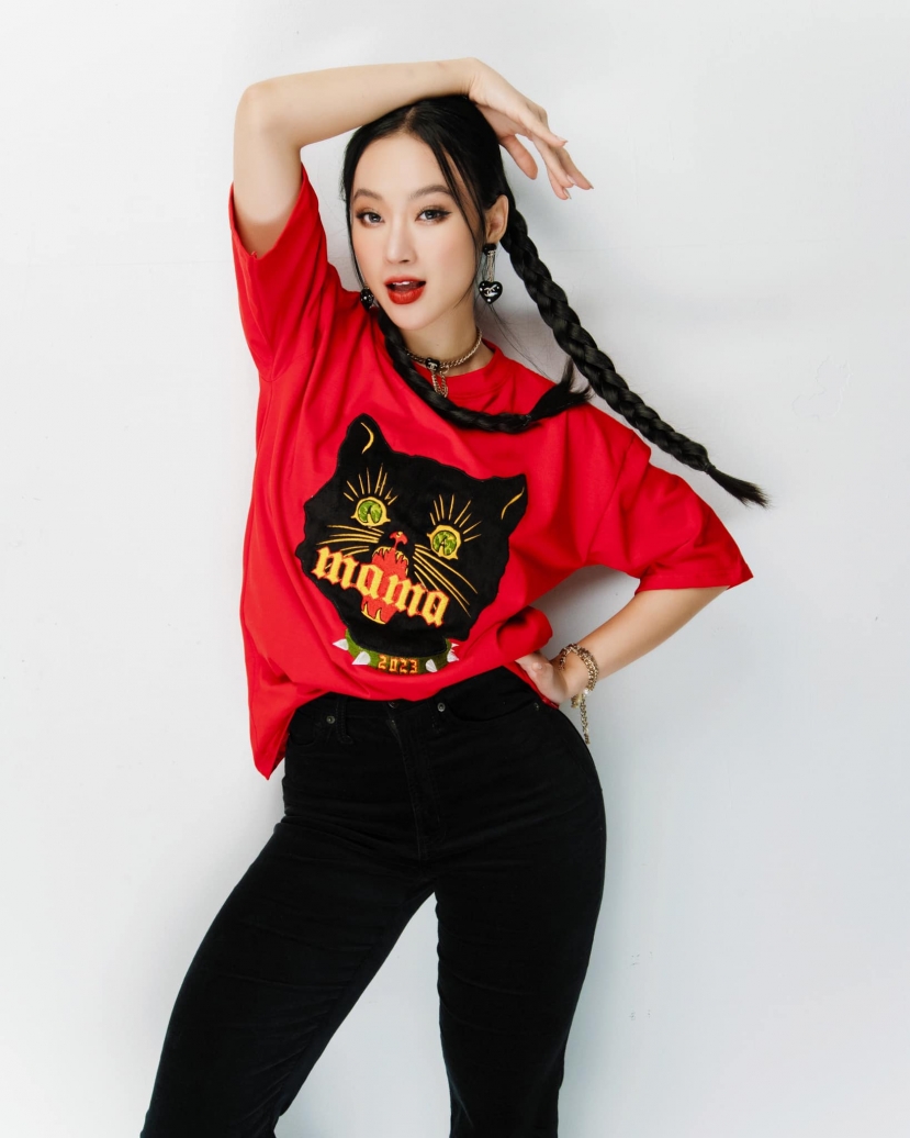 Angela Phương Trinh từng là một trong những ngôi sao 'nổi đình nổi đám' của showbiz Việt Angela Phương Trinh từng là một trong những ngôi sao 'nổi đình nổi đám' của showbiz Việt