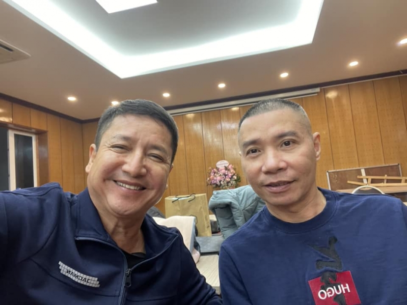 Sau thời gian dài ở ẩn vì biến cố sức khỏe, Công Lý được đồng nghiệp yêu mến, chăm sóc kỹ lưỡng. Ảnh: Facebook Chí Trung Sau thời gian dài ở ẩn vì biến cố sức khỏe, Công Lý được đồng nghiệp yêu mến, chăm sóc kỹ lưỡng. Ảnh: Facebook Chí Trung