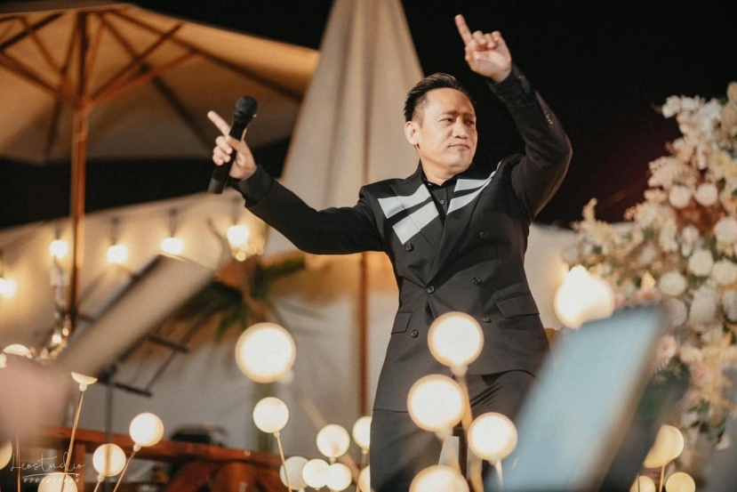 Duy Mạnh gửi tặng Tuấn Hưng bài hát làm quà Giáng Sinh. Ảnh: FBNV Duy Mạnh gửi tặng Tuấn Hưng bài hát làm quà Giáng Sinh. Ảnh: FBNV