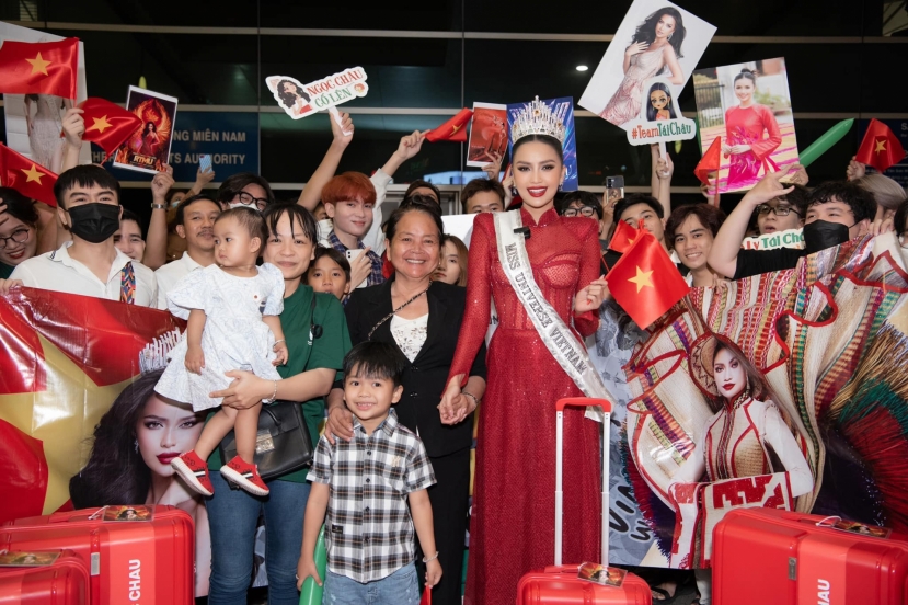 Ngọc Châu lên đường thi Miss Universe 2022: Chuẩn chiến binh 'nghìn máu', đón nhận tin vui bất ngờ - Ảnh 1 Ngọc Châu lên đường thi Miss Universe 2022: Chuẩn chiến binh 'nghìn máu', đón nhận tin vui bất ngờ - Ảnh 1