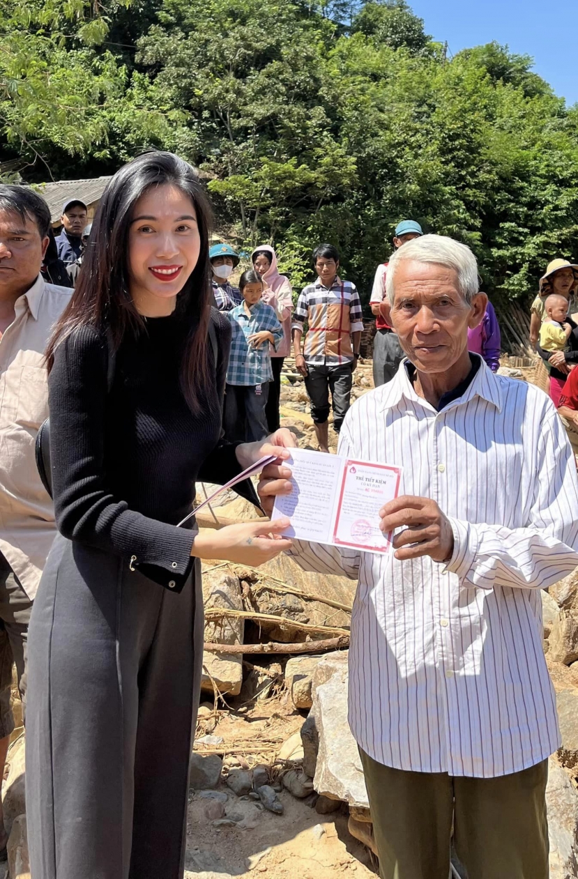 Dù vướng ồn ào, thế nhưng Thủy Tiên không nhụt ý chí lan tỏa sự tử tế. Ảnh: Facebook Thủy Tiên Dù vướng ồn ào, thế nhưng Thủy Tiên không nhụt ý chí lan tỏa sự tử tế. Ảnh: Facebook Thủy Tiên