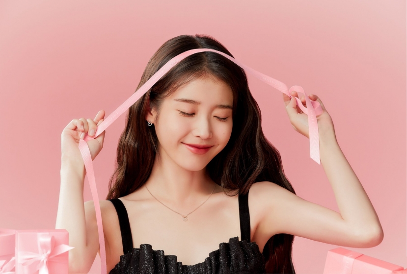 Trước khi bị 'khui' hẹn hò IU, Lee Jong Suk từng công khai làm điều này cho bạn gái - Ảnh 1 Trước khi bị 'khui' hẹn hò IU, Lee Jong Suk từng công khai làm điều này cho bạn gái - Ảnh 1
