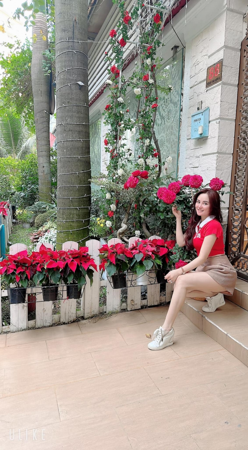 Vy Oanh mới đây tranh thủ thời gian rảnh rỗi trang hoàng lại nhà cửa Vy Oanh mới đây tranh thủ thời gian rảnh rỗi trang hoàng lại nhà cửa