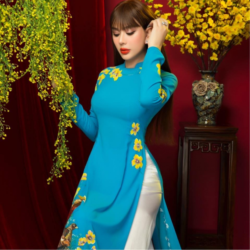 Lâm Khánh Chi đặc biệt quan tâm đến vẻ ngoài của mình Lâm Khánh Chi đặc biệt quan tâm đến vẻ ngoài của mình