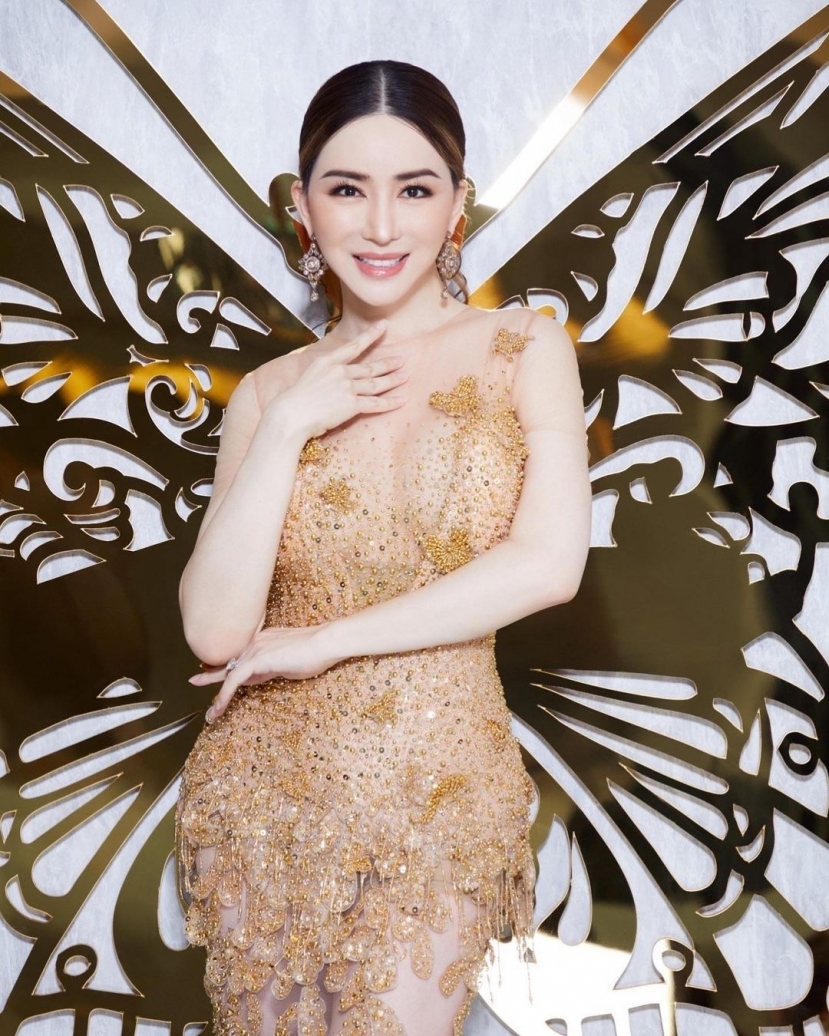 Anne Jakkaphong Jakrajutatip - bà chủ mới của Miss Universe là nữ doanh nhân chuyển giới 'khét tiếng' trong lĩnh vực truyền thông - giải trí Thái Lan Anne Jakkaphong Jakrajutatip - bà chủ mới của Miss Universe là nữ doanh nhân chuyển giới 'khét tiếng' trong lĩnh vực truyền thông - giải trí Thái Lan