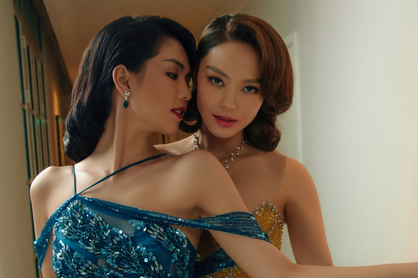 Minh Hằng bị 'nữ hoàng nội y' tát khoảng 10 lần, tới nỗi hằn cả dấu tay Ngọc Trinh lên mặt Minh Hằng. Minh Hằng bị 'nữ hoàng nội y' tát khoảng 10 lần, tới nỗi hằn cả dấu tay Ngọc Trinh lên mặt Minh Hằng.