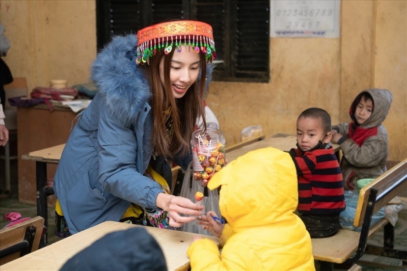 Thùy Tiên và hành trình nhân ái hậu kết thúc nhiệm kỳ Hoa hậu Hòa bình Quốc tế - Ảnh 4 Thùy Tiên và hành trình nhân ái hậu kết thúc nhiệm kỳ Hoa hậu Hòa bình Quốc tế - Ảnh 4