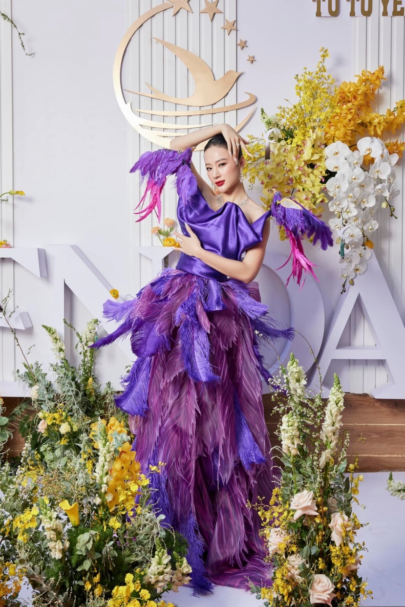 Angela Phương Trinh và những lần 'càn quét' thảm đỏ, danh xưng nữ hoàng không sai 1 ly - Ảnh 1 Angela Phương Trinh và những lần 'càn quét' thảm đỏ, danh xưng nữ hoàng không sai 1 ly - Ảnh 1