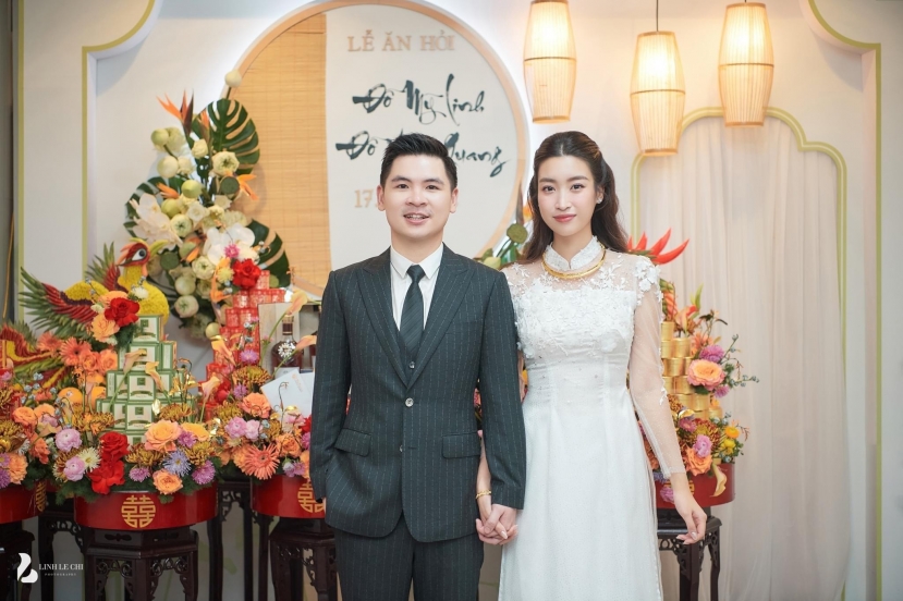 Đỗ Mỹ Linh và con trai út nhà bầu Hiển - thiếu gia Đỗ Vinh Quang rạng rỡ trong đám cưới thế kỷ Đỗ Mỹ Linh và con trai út nhà bầu Hiển - thiếu gia Đỗ Vinh Quang rạng rỡ trong đám cưới thế kỷ
