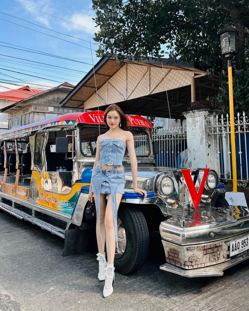 Thanh Thanh Huyền gây sốt khi tung bộ ảnh trong set đồ jeans ngắn cũn cỡn Thanh Thanh Huyền gây sốt khi tung bộ ảnh trong set đồ jeans ngắn cũn cỡn