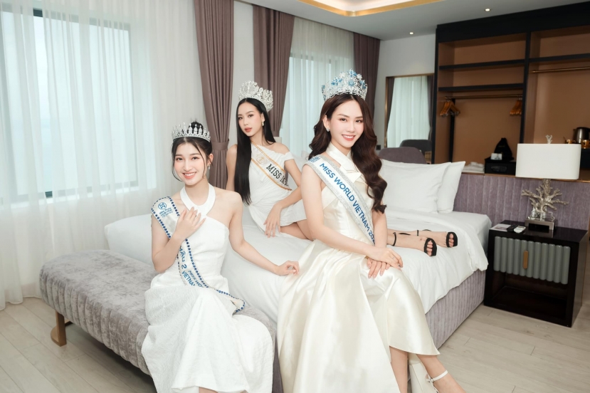 Phương Nhi - Bảo Ngọc - Mai Phương đẹp nổi bật trong váy trắng Phương Nhi - Bảo Ngọc - Mai Phương đẹp nổi bật trong váy trắng