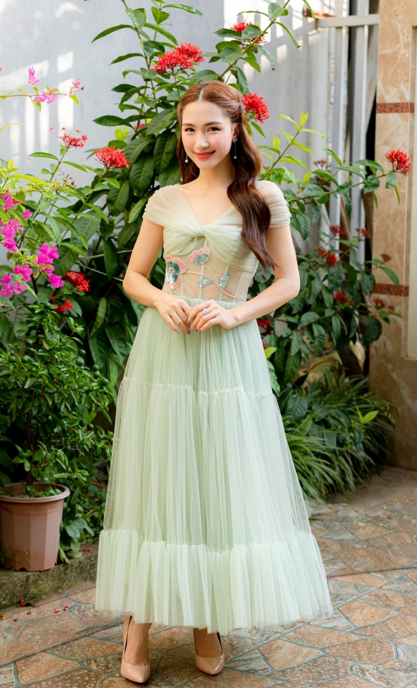 Hòa Minzy nhận nuôi con trai và giữ mối quan hệ tốt đẹp với bạn trai cũ hậu đường ai nấy đi Hòa Minzy nhận nuôi con trai và giữ mối quan hệ tốt đẹp với bạn trai cũ hậu đường ai nấy đi