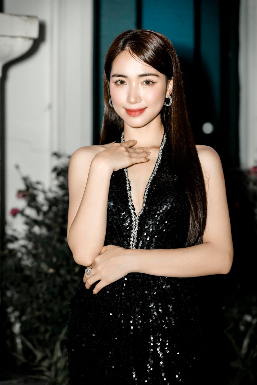Với chất giọng nội lực, người hâm mộ hy vọng Hòa Minzy sẽ nối tiếp thành công của những dự án trước Với chất giọng nội lực, người hâm mộ hy vọng Hòa Minzy sẽ nối tiếp thành công của những dự án trước