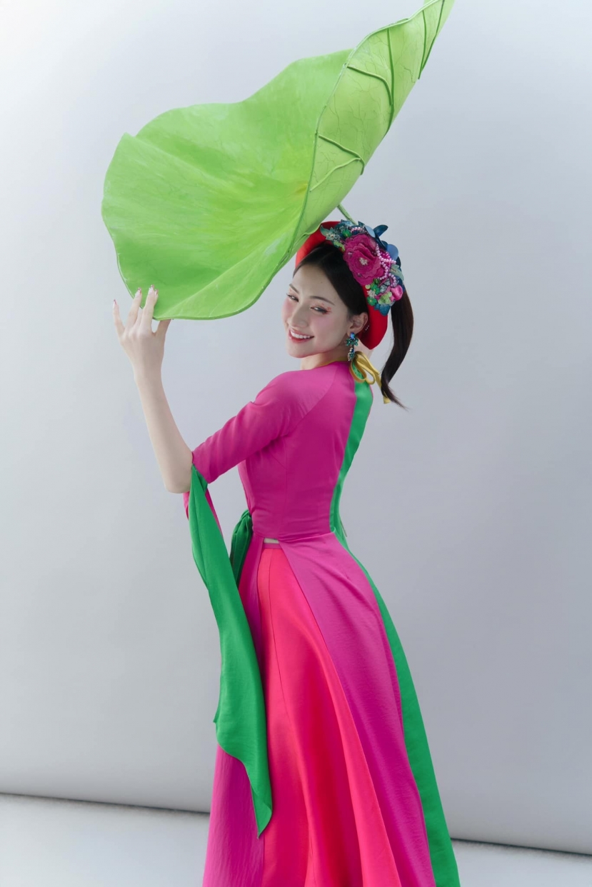 Nỗ lực không ngừng nghỉ của Hòa Minzy luôn được đền đáp xứng đáng Nỗ lực không ngừng nghỉ của Hòa Minzy luôn được đền đáp xứng đáng