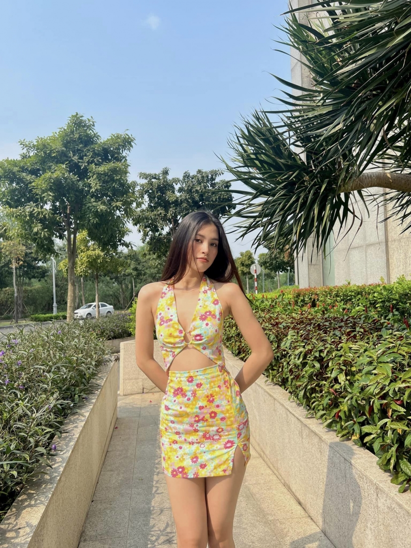 Trang phục siêu ngắn, bó sát để tôn lên thân hình nóng bỏng Trang phục siêu ngắn, bó sát để tôn lên thân hình nóng bỏng