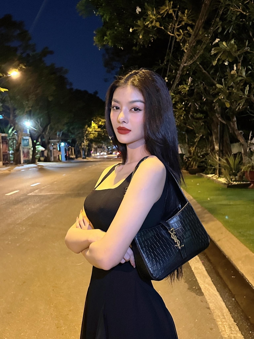 Gương mặt Kiều Loan sau trùng tu trở nên thanh tú hơn Gương mặt Kiều Loan sau trùng tu trở nên thanh tú hơn