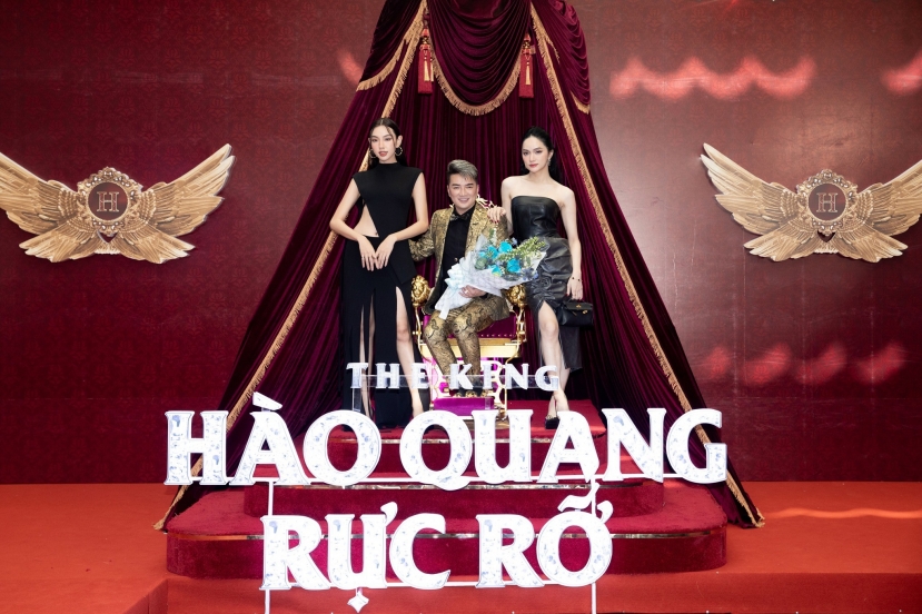 Thuỳ Tiên đọ sắc với Miss International Queen 2018 - Hương Giang Thuỳ Tiên đọ sắc với Miss International Queen 2018 - Hương Giang