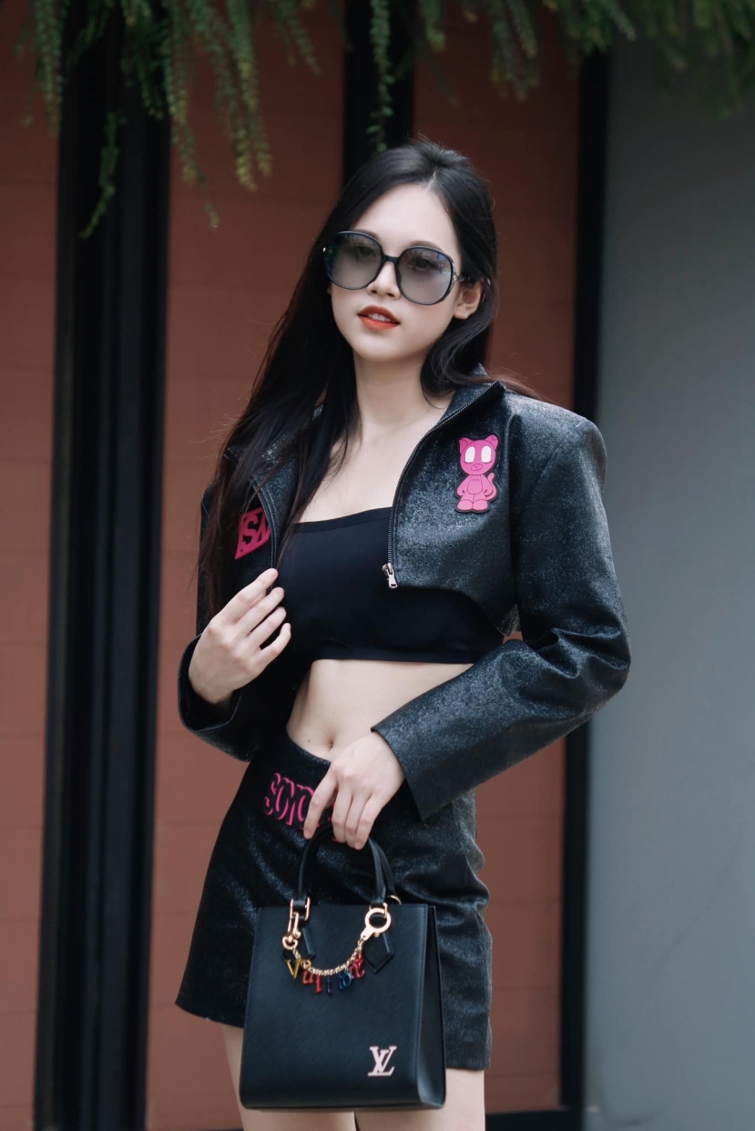 Cô luôn cho thấy sự chỉn chu mỗi khi xuất hiện Cô luôn cho thấy sự chỉn chu mỗi khi xuất hiện