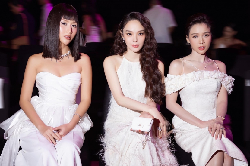 Nữ ca sĩ nổi bật giữa dàn mỹ nhân đình đám Nữ ca sĩ nổi bật giữa dàn mỹ nhân đình đám