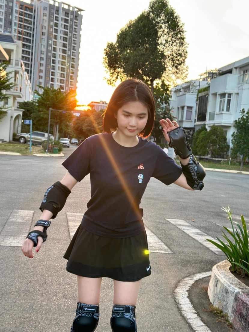 Dù U40, song Ngọc Trinh vẫn duy trì nét nhẹ nhàng, trẻ trung như gái 18 Dù U40, song Ngọc Trinh vẫn duy trì nét nhẹ nhàng, trẻ trung như gái 18