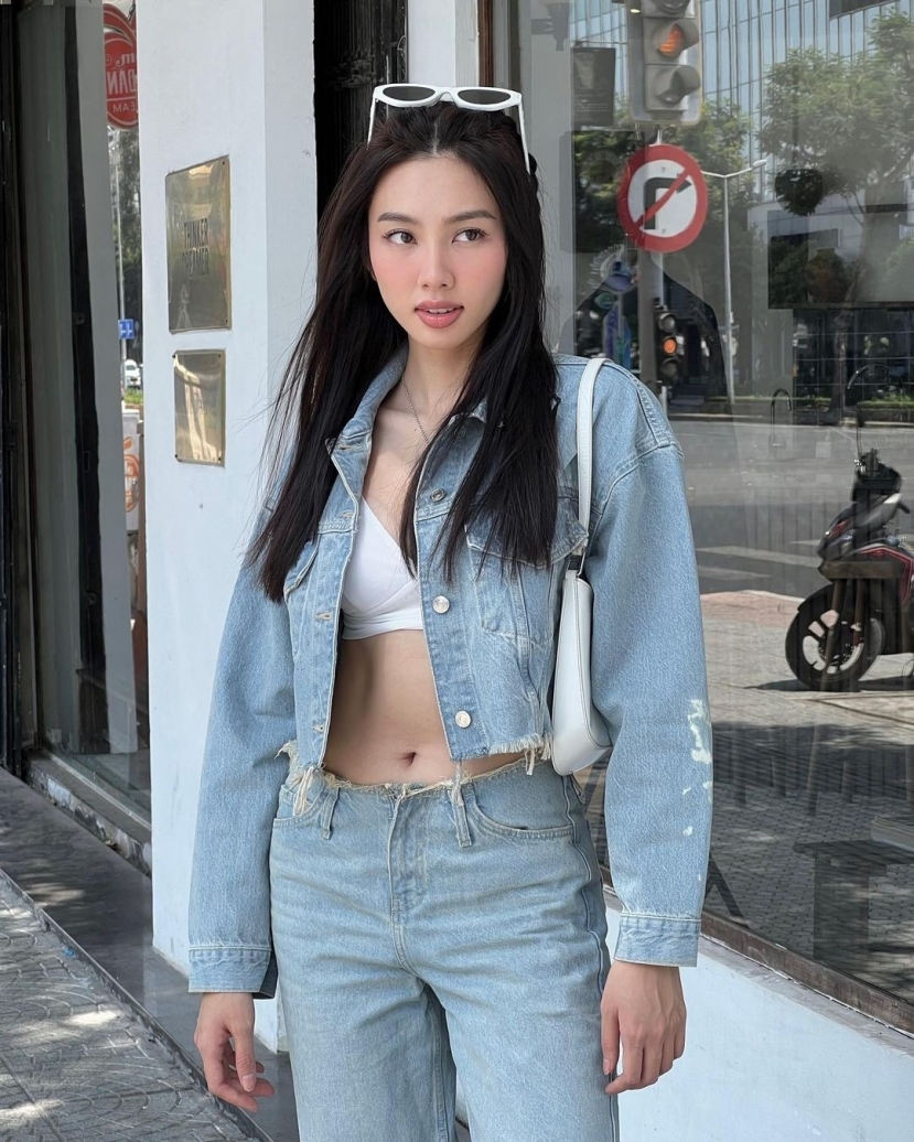 Thùy Tiên chăm khoe vòng eo vô thực, Kỳ Duyên nay có 'đối thủ' rồi! - Ảnh 1 Thùy Tiên chăm khoe vòng eo vô thực, Kỳ Duyên nay có 'đối thủ' rồi! - Ảnh 1